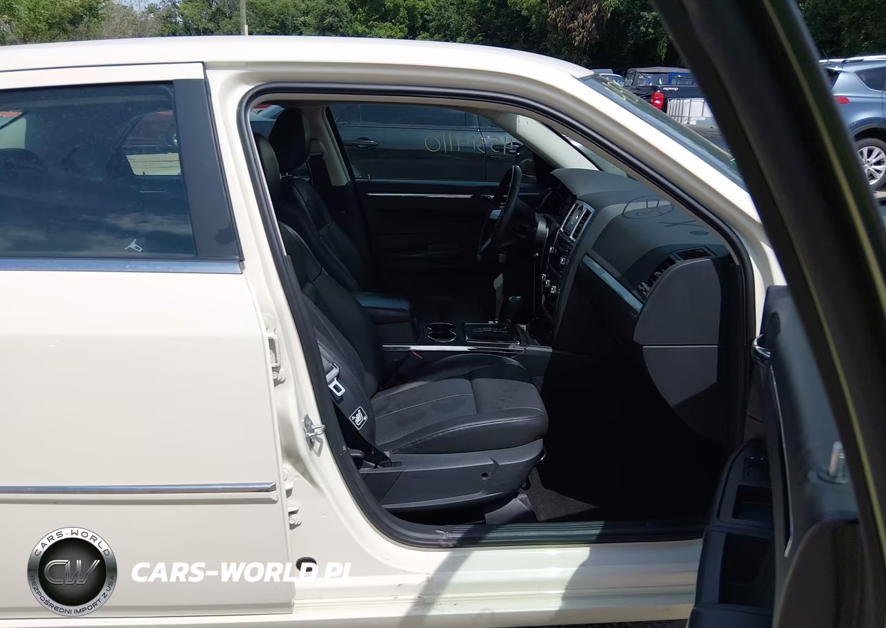 2008 Chrysler 300 Touring VIN:2C3KA53GX8H245542 - 5