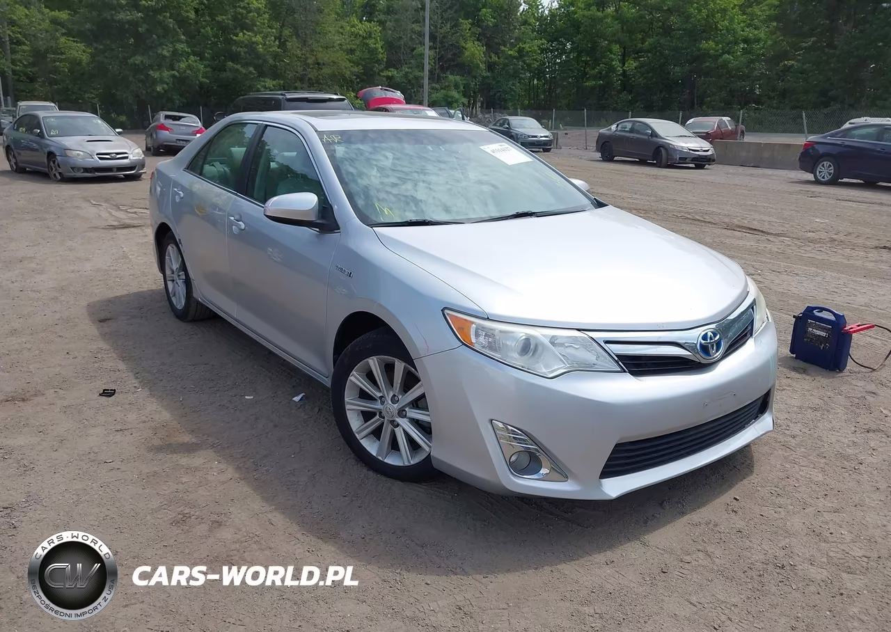 2014 Toyota Camry Hybrid Xle – zdjęcie 1 z 17