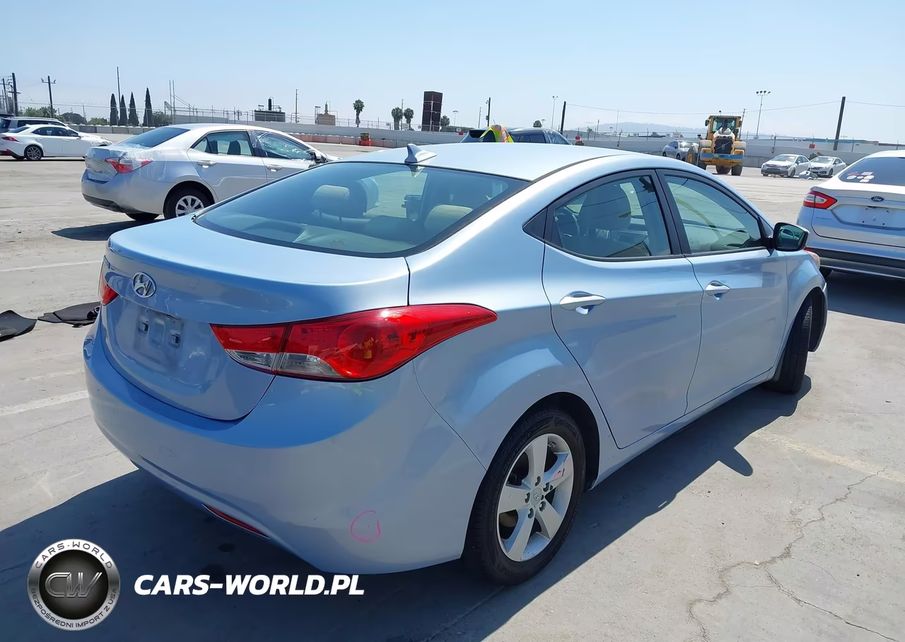 2013 Hyundai Elantra Gls VIN:KMHDH4AEXDU731170 - 4