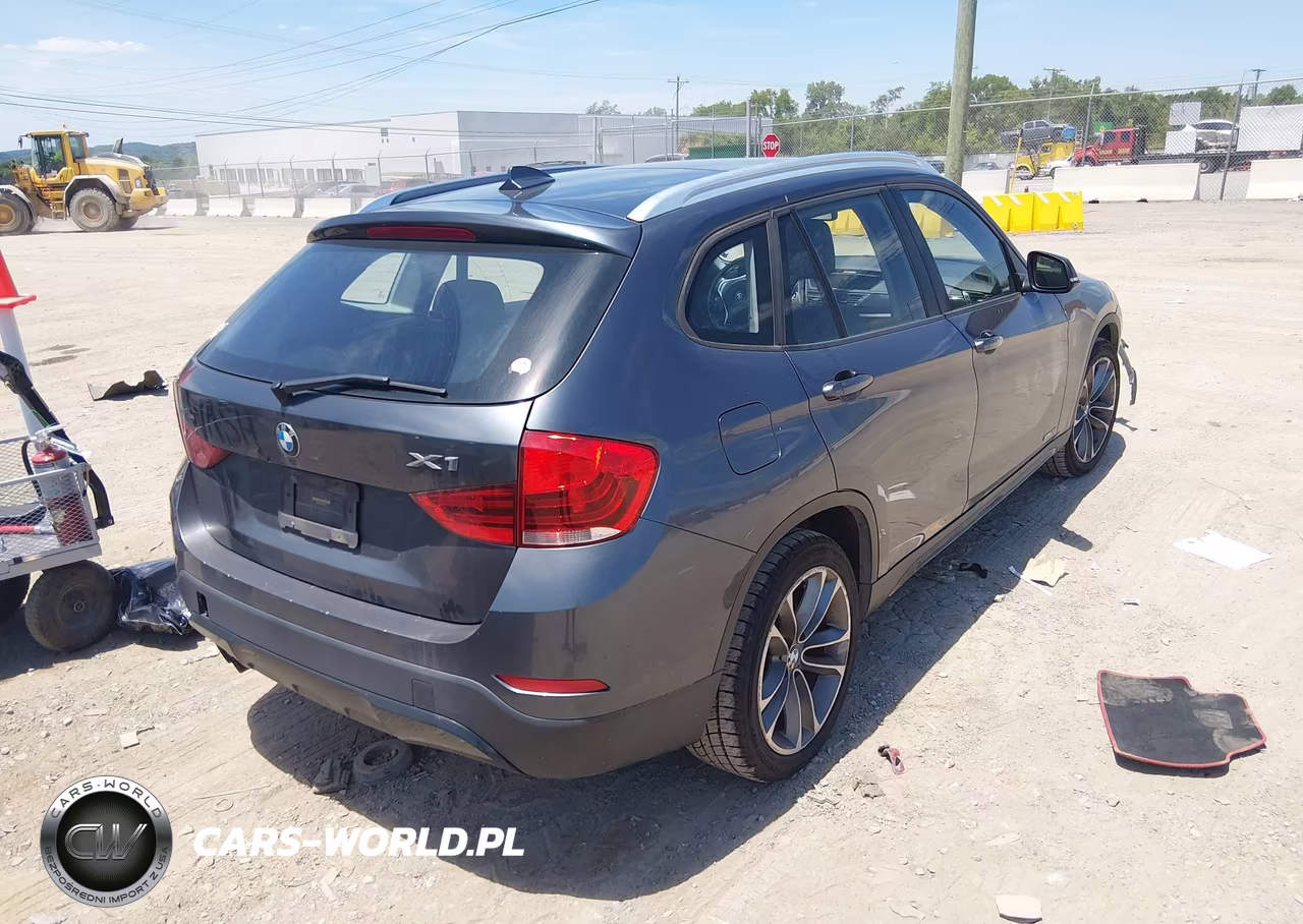 2014 BMW X1 xDrive28I VIN:WBAVL1C5XEVY12696 - 4