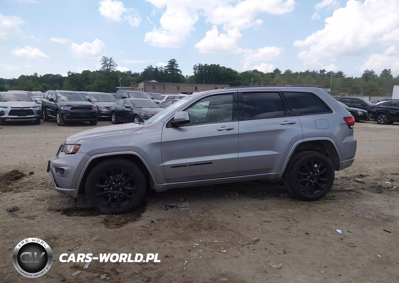 2017 Jeep Grand Cherokee Altitude 4X4 VIN:1C4RJFAG6HC704619 - 14