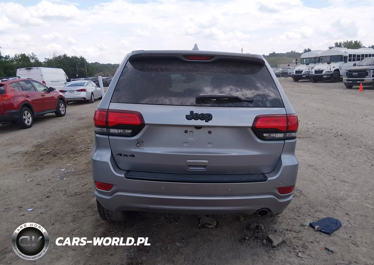 2017 Jeep Grand Cherokee Altitude 4X4 VIN:1C4RJFAG6HC704619 - 16