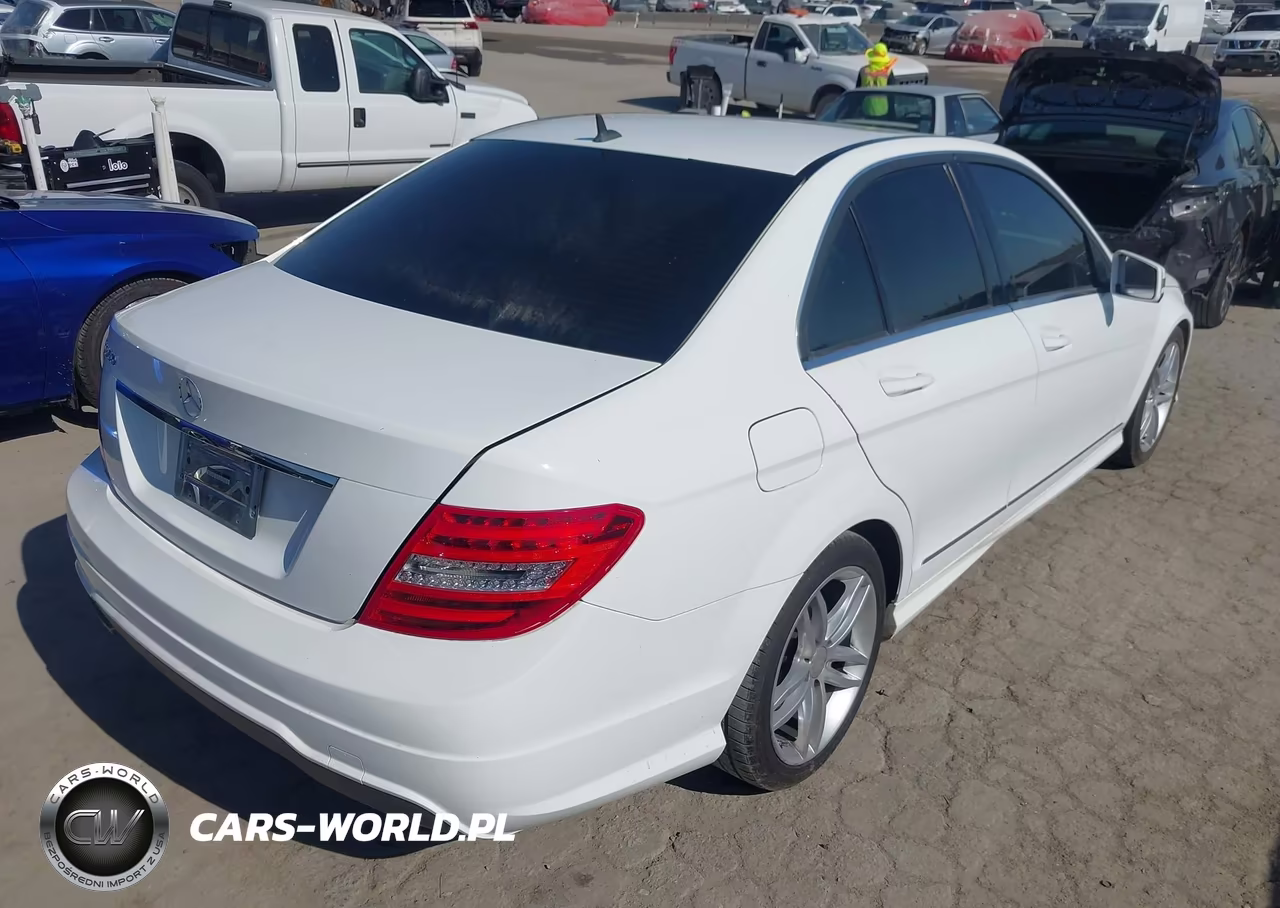 2013 Mercedes-Benz C 250 Sport VIN:WDDGF4HB3DR272057 - 4