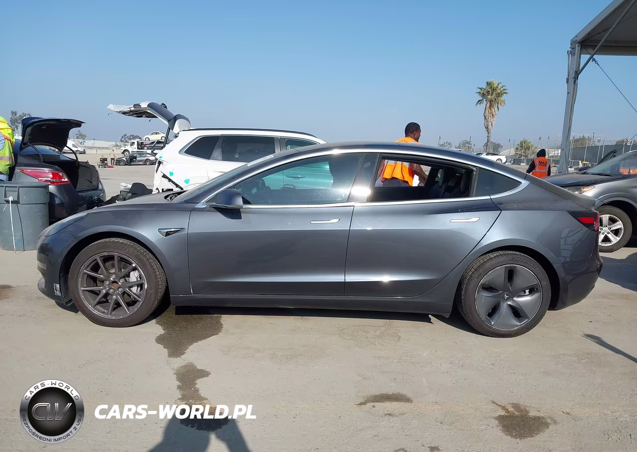 2018 Tesla Model 3 Long Range-Mid Range VIN:5YJ3E1EA3JF158809 - 14