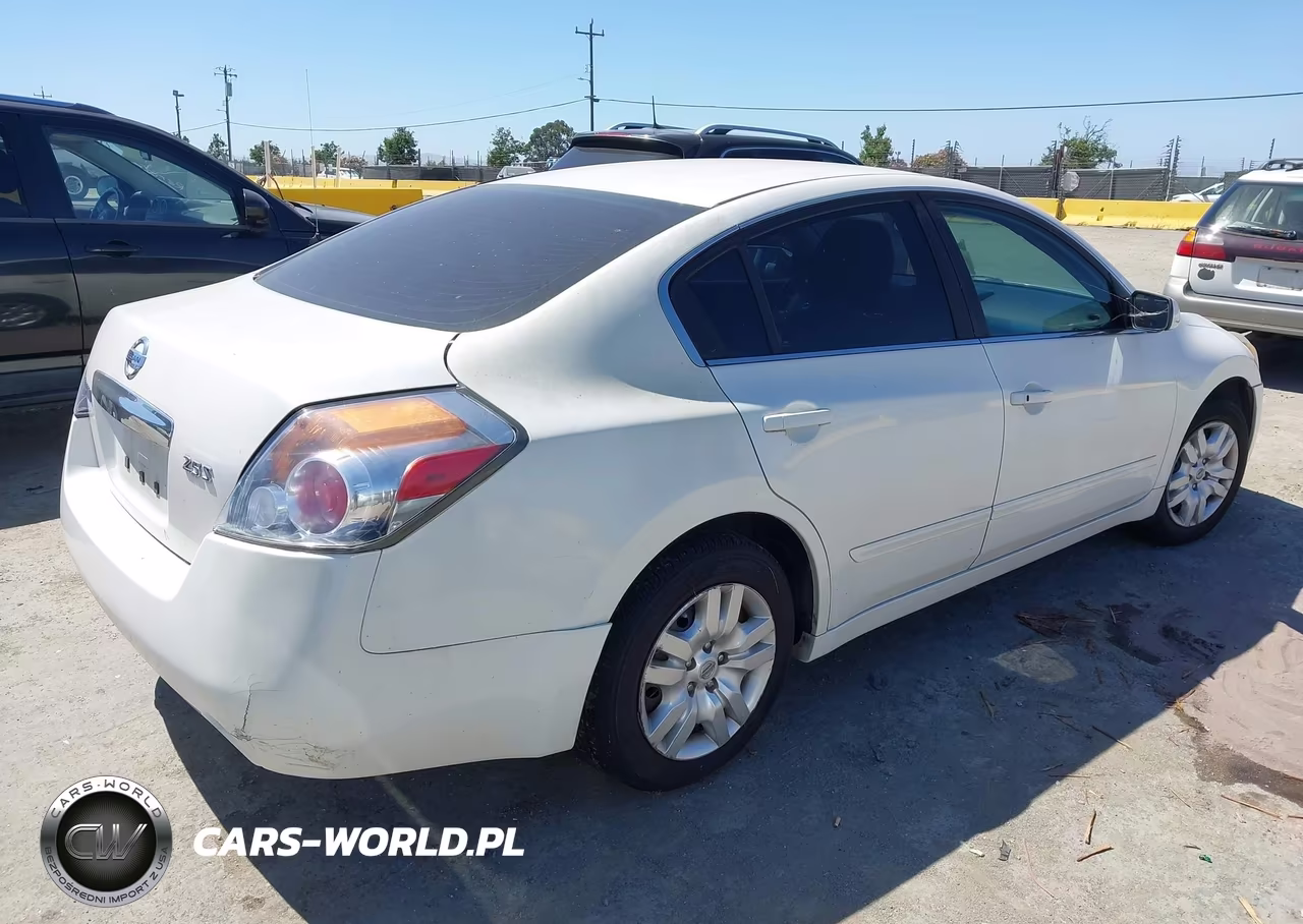2011 Nissan Altima 2.5 S VIN:1N4AL2AP8BN488662 - 4