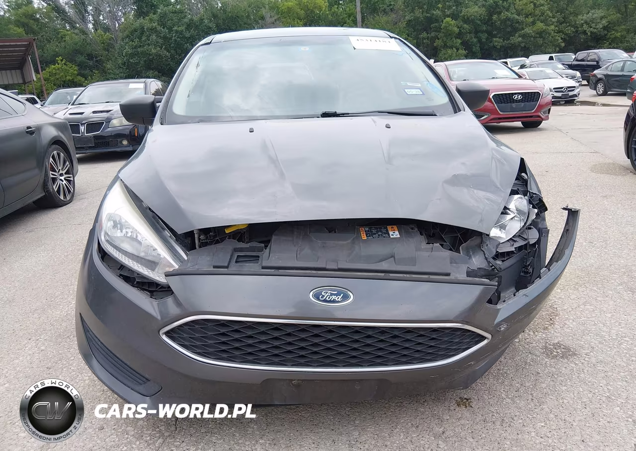 2018 Ford Focus S VIN:1FADP3E22JL311167 - 12