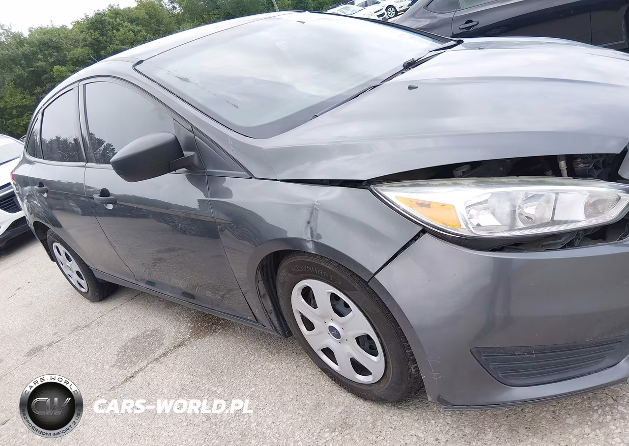 2018 Ford Focus S VIN:1FADP3E22JL311167 - 13