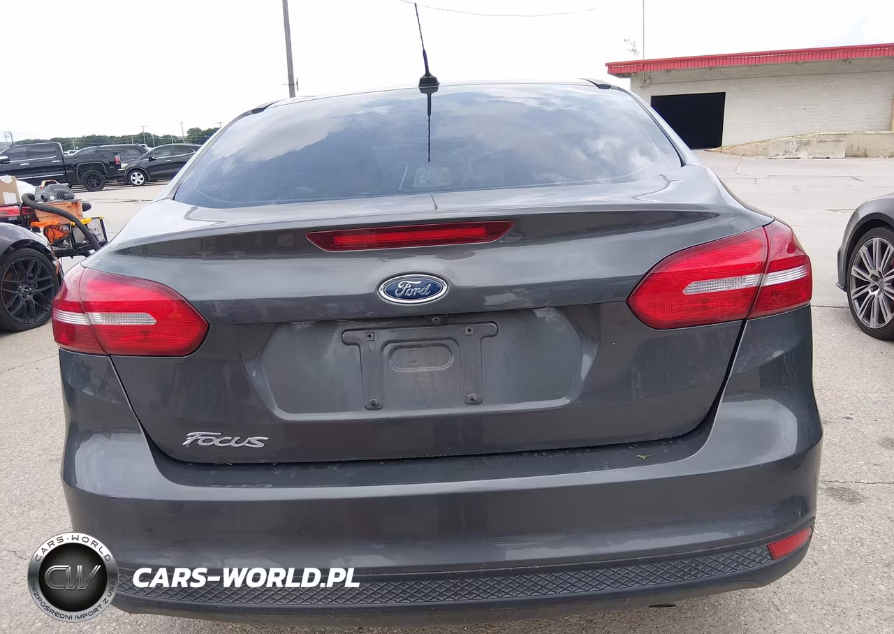2018 Ford Focus S VIN:1FADP3E22JL311167 - 16