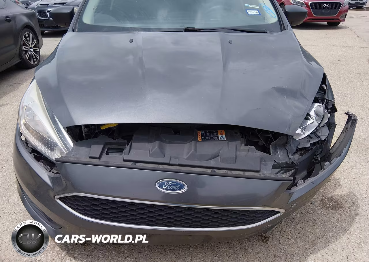 2018 Ford Focus S VIN:1FADP3E22JL311167 - 6