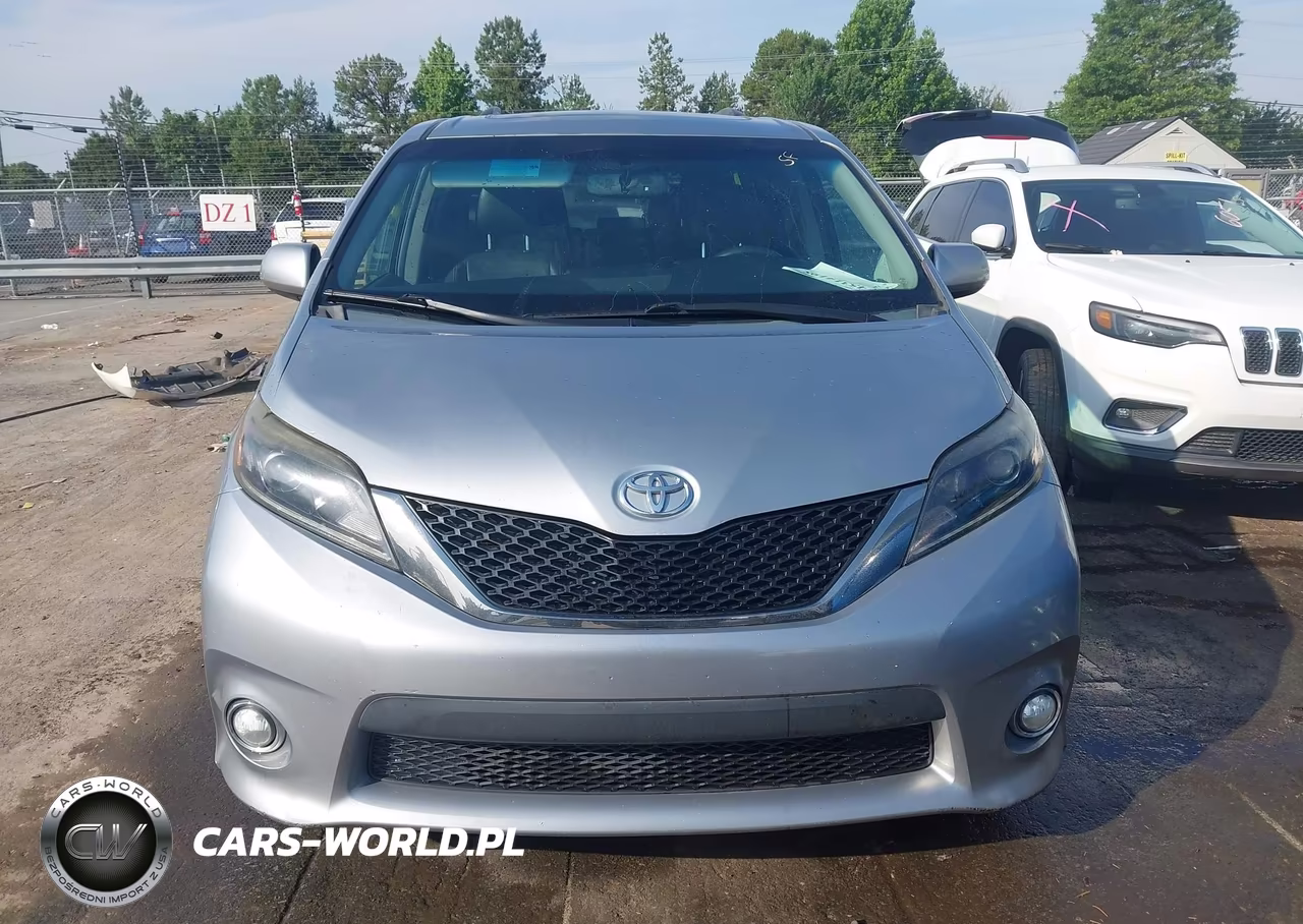 2015 Toyota Sienna Se 8 Passenger VIN:5TDXK3DC2FS529079 - 12