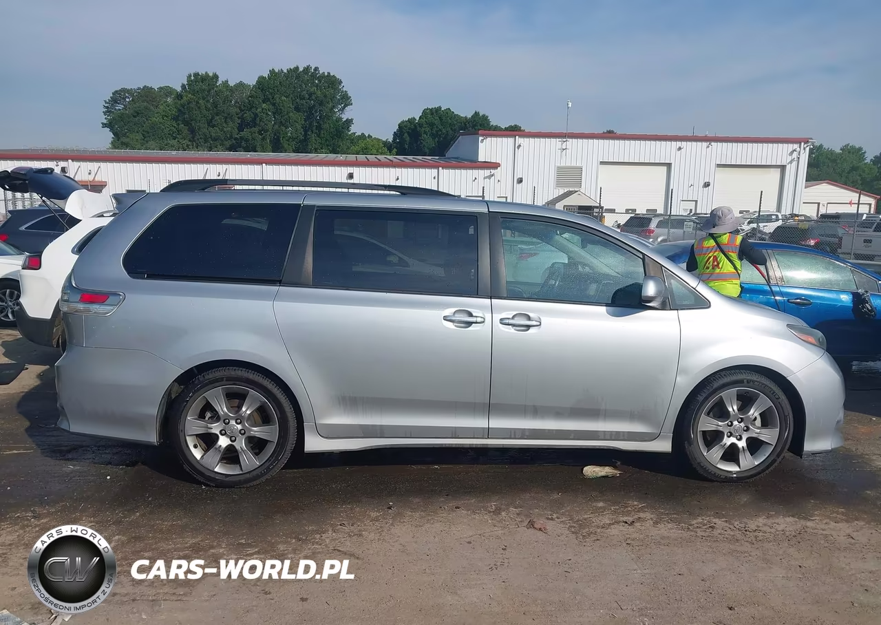 2015 Toyota Sienna Se 8 Passenger VIN:5TDXK3DC2FS529079 - 13