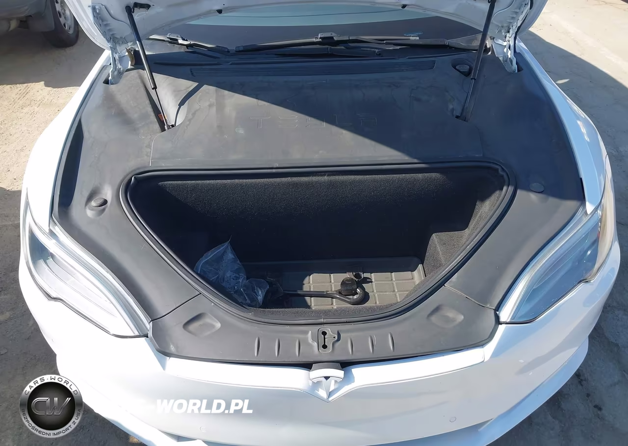 2020 Tesla Model S VIN:5YJSA1E2XLF415452 - 10