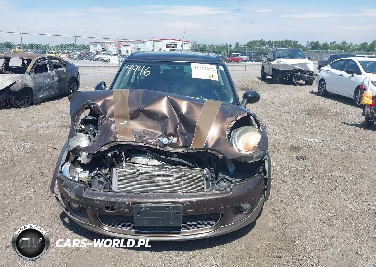 2010 Mini Cooper Clubman VIN:WMWML3C51ATX38128 - 13
