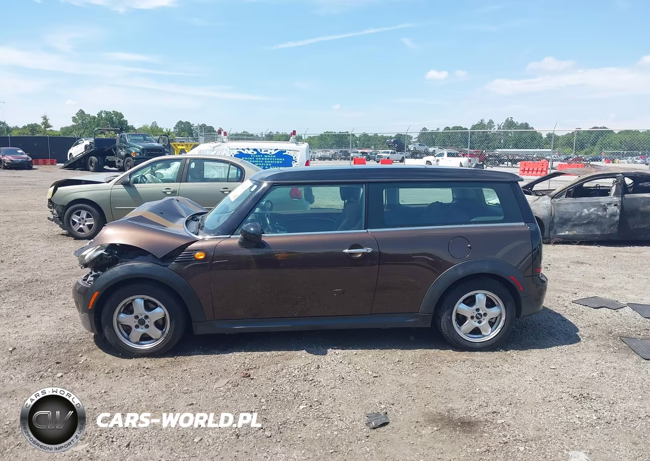 2010 Mini Cooper Clubman VIN:WMWML3C51ATX38128 - 15