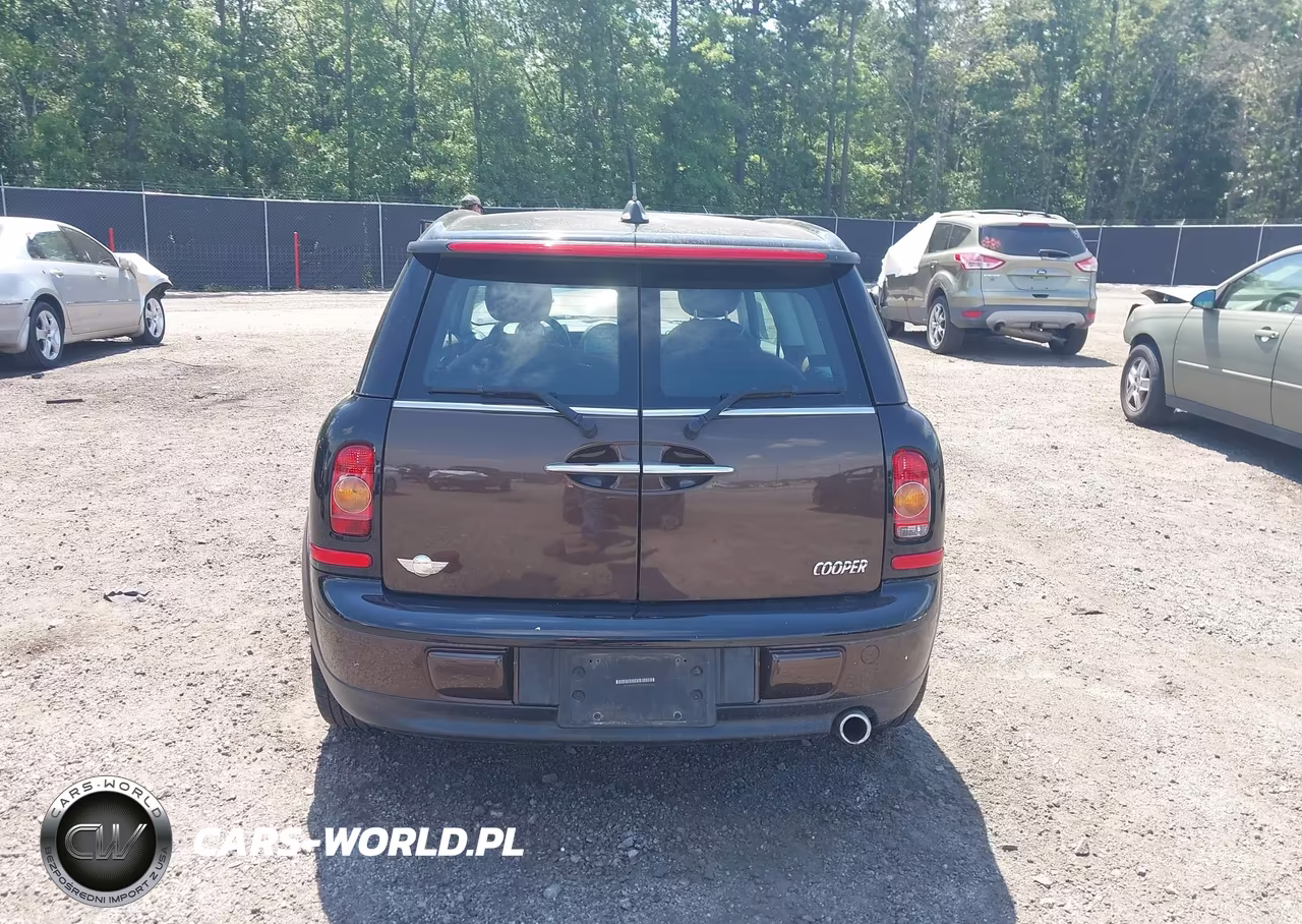 2010 Mini Cooper Clubman VIN:WMWML3C51ATX38128 - 17