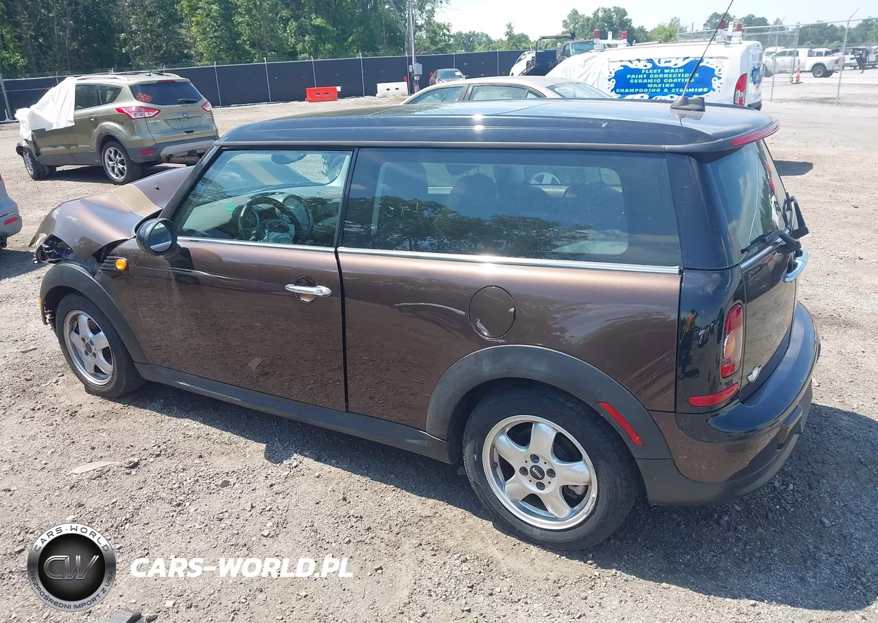 2010 Mini Cooper Clubman VIN:WMWML3C51ATX38128 - 3