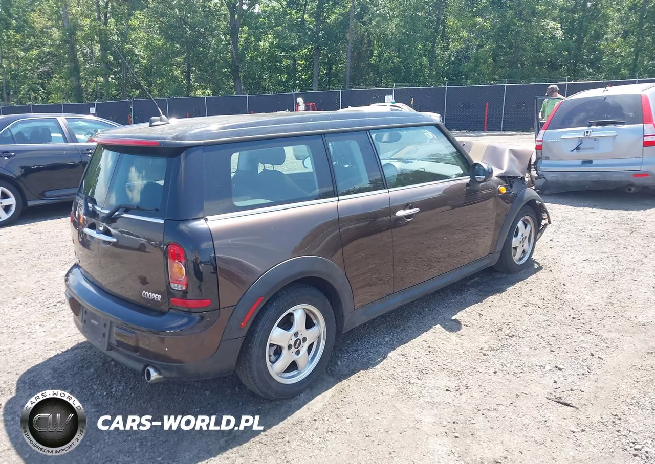 2010 Mini Cooper Clubman VIN:WMWML3C51ATX38128 - 4