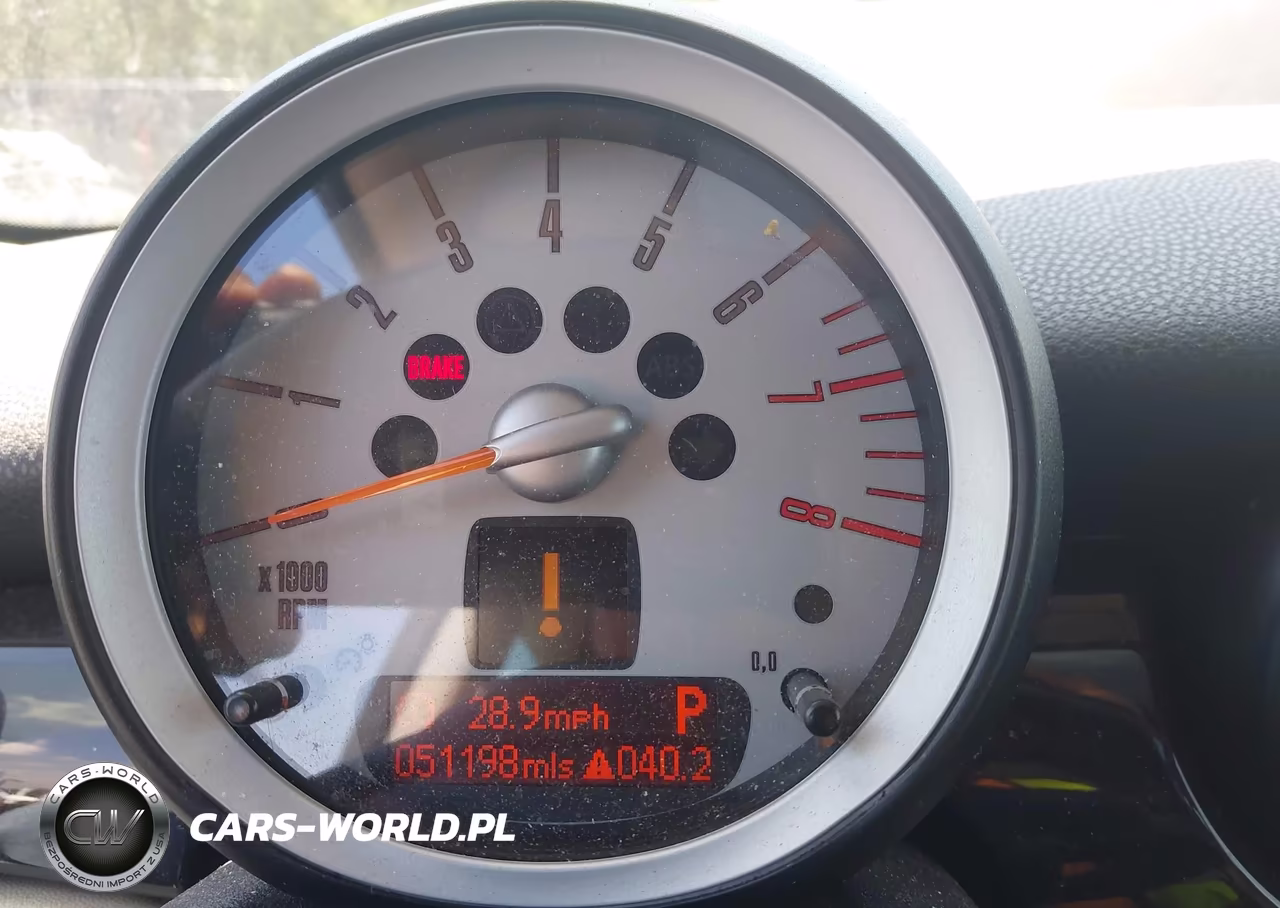 2010 Mini Cooper Clubman VIN:WMWML3C51ATX38128 - 7