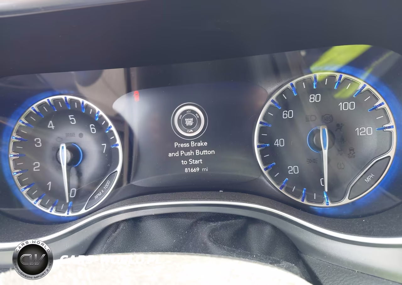 2019 Chrysler Pacifica Touring L Plus VIN:2C4RC1EG7KR528704 - 7
