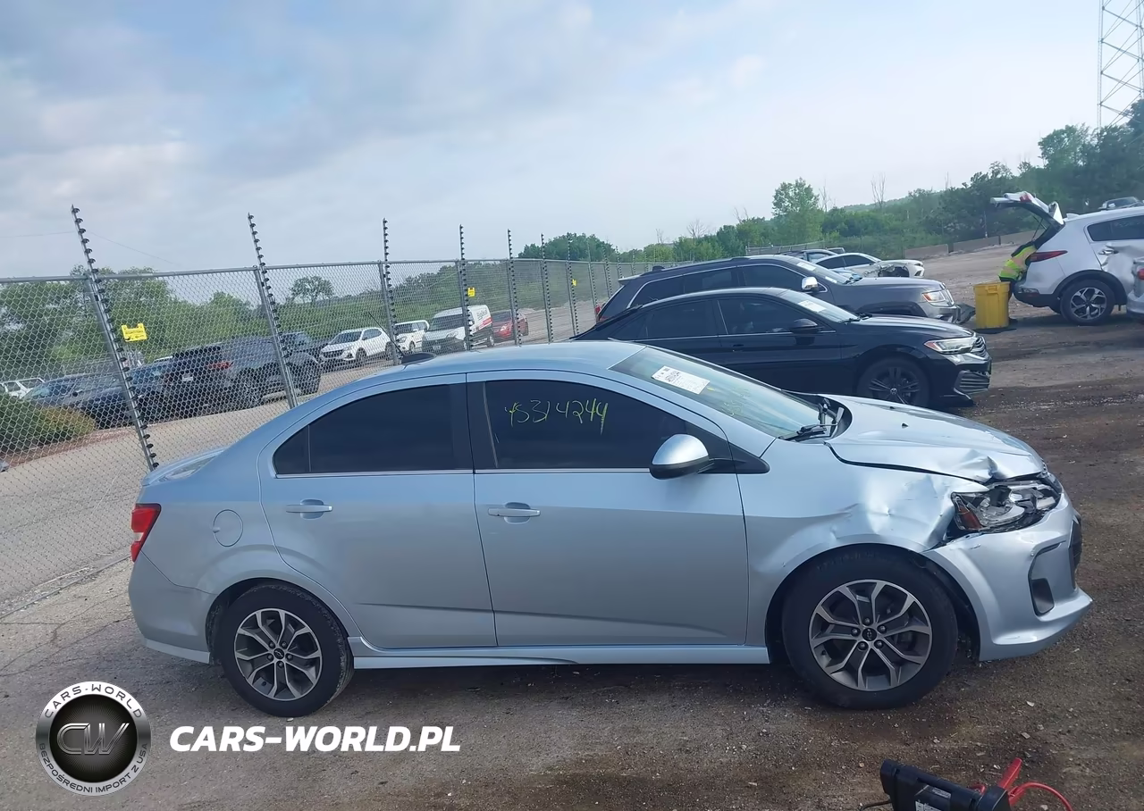 2018 Chevrolet Sonic Lt Auto VIN:1G1JD5SHXJ4133778 - 13