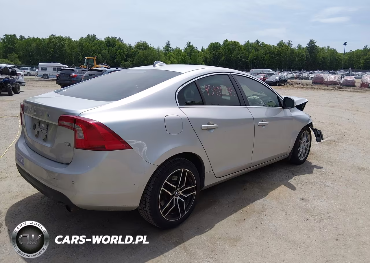 2012 Volvo S60 T5 VIN:YV1622FS6C2113382 - 4