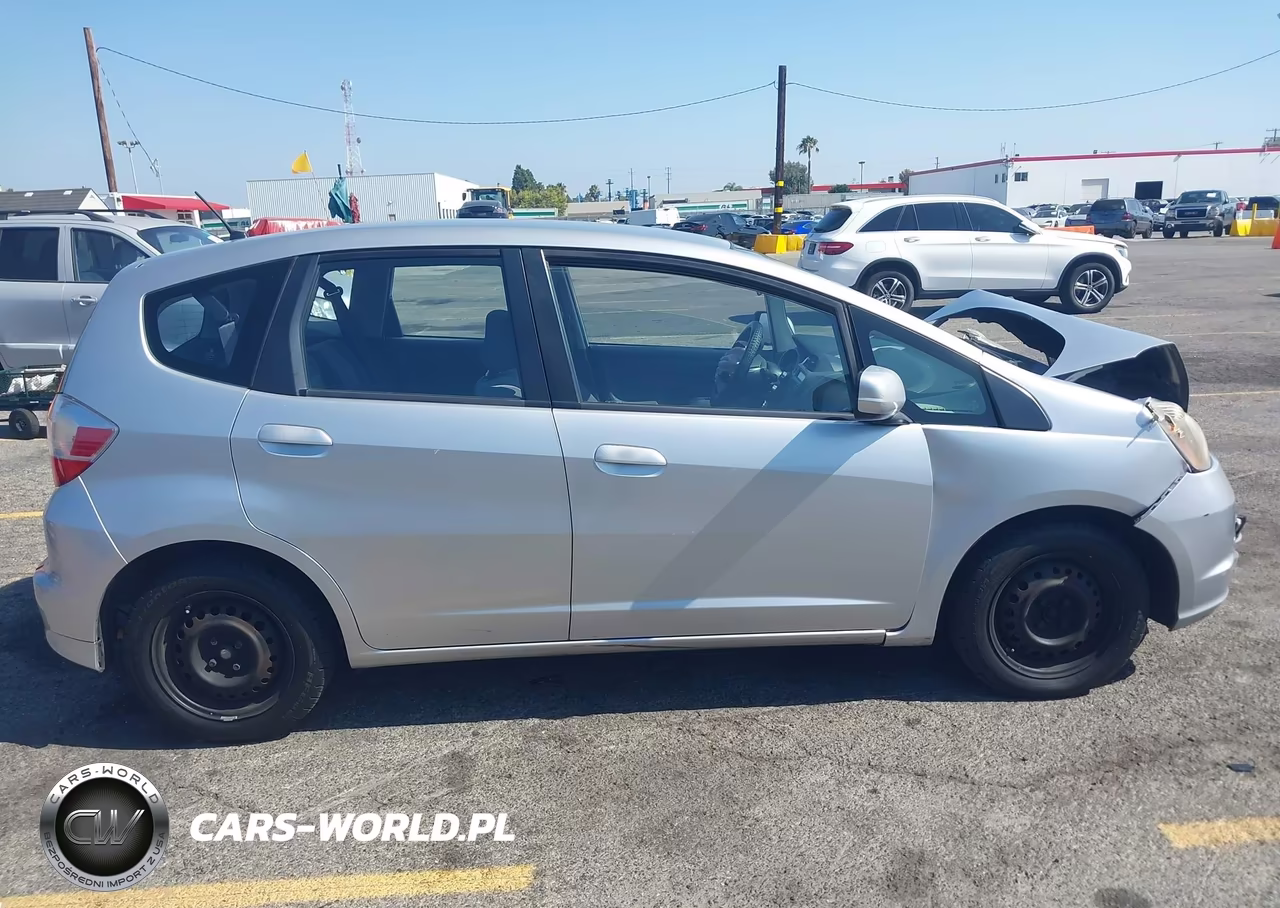 2012 Honda Fit VIN:JHMGE8H33CC025313 - 13