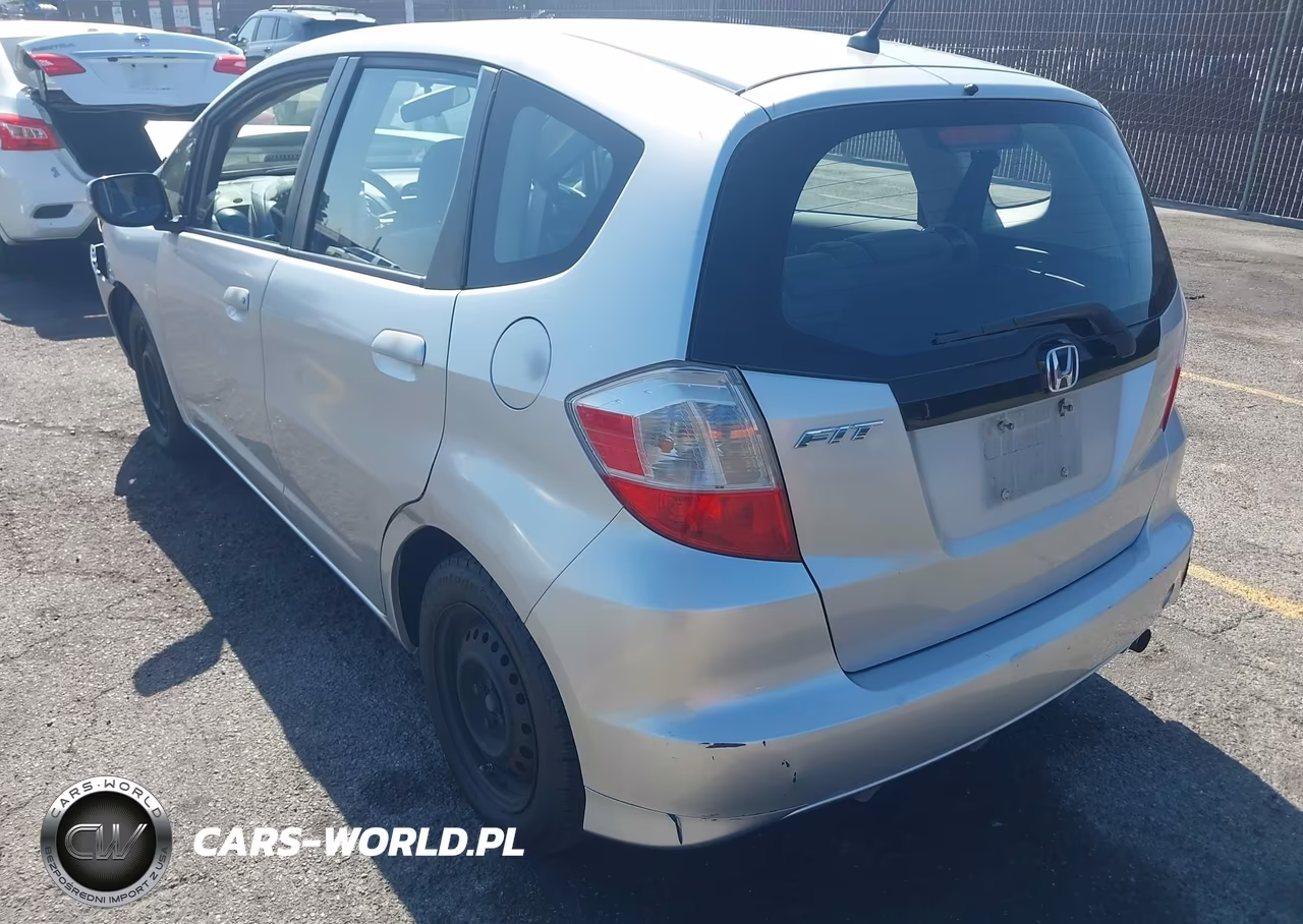 2012 Honda Fit VIN:JHMGE8H33CC025313 - 3