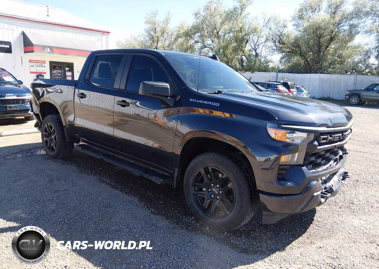 2022 Chevrolet Silverado 1500 4Wd Short Bed Custom – zdjęcie 1 z 17