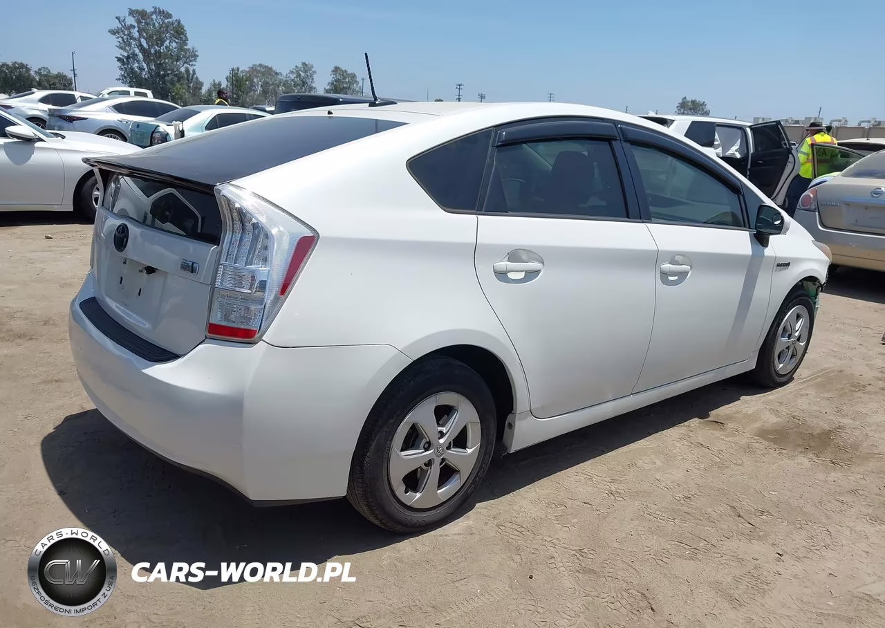 2010 Toyota Prius Iii VIN:JTDKN3DU8A0035346 - 4