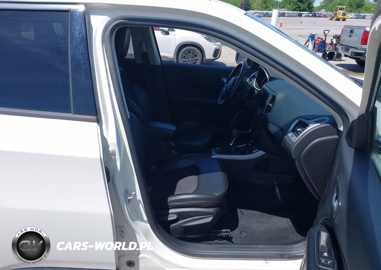 2020 Jeep Compass Latitude 4X4 VIN:3C4NJDBB1LT143233 - 5
