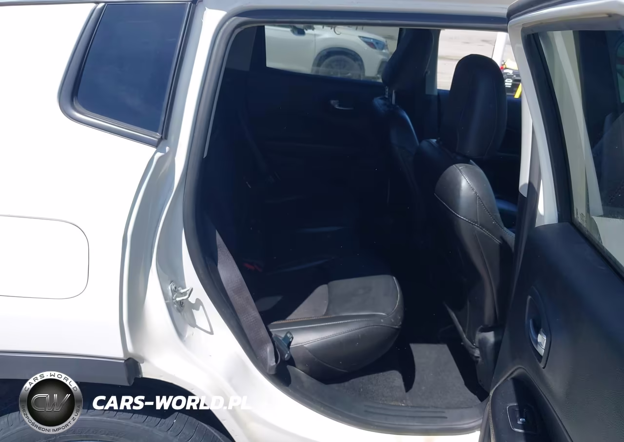 2020 Jeep Compass Latitude 4X4 VIN:3C4NJDBB1LT143233 - 8