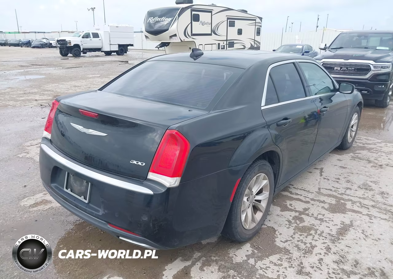 2016 Chrysler 300 Anniversary Edition VIN:2C3CCAAG9GH123702 - 4