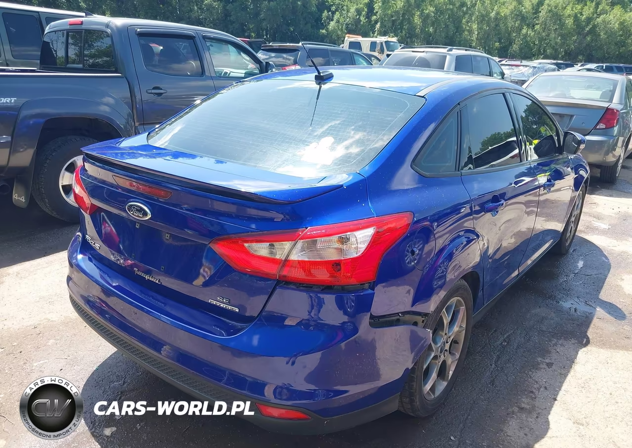 2014 Ford Focus Se VIN:1FADP3F20EL254102 - 4
