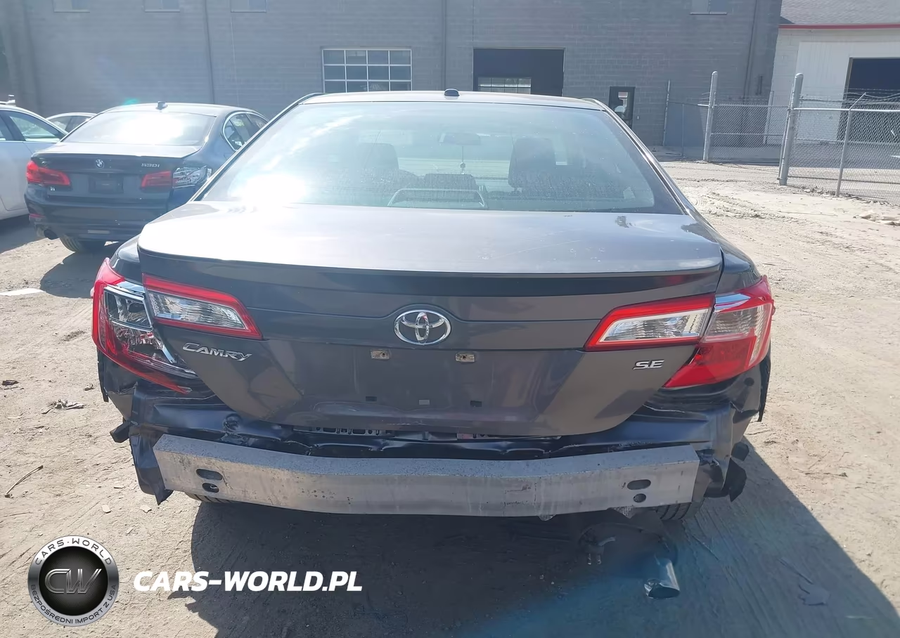 2014 Toyota Camry Se VIN:4T1BF1FK1EU323166 - 17