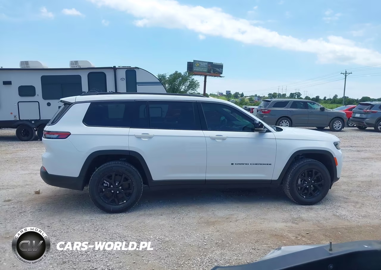 2026 Jeep Grand Cherokee L Altitude 4X4 VIN:1C4RJKAR8T8565650 - 14