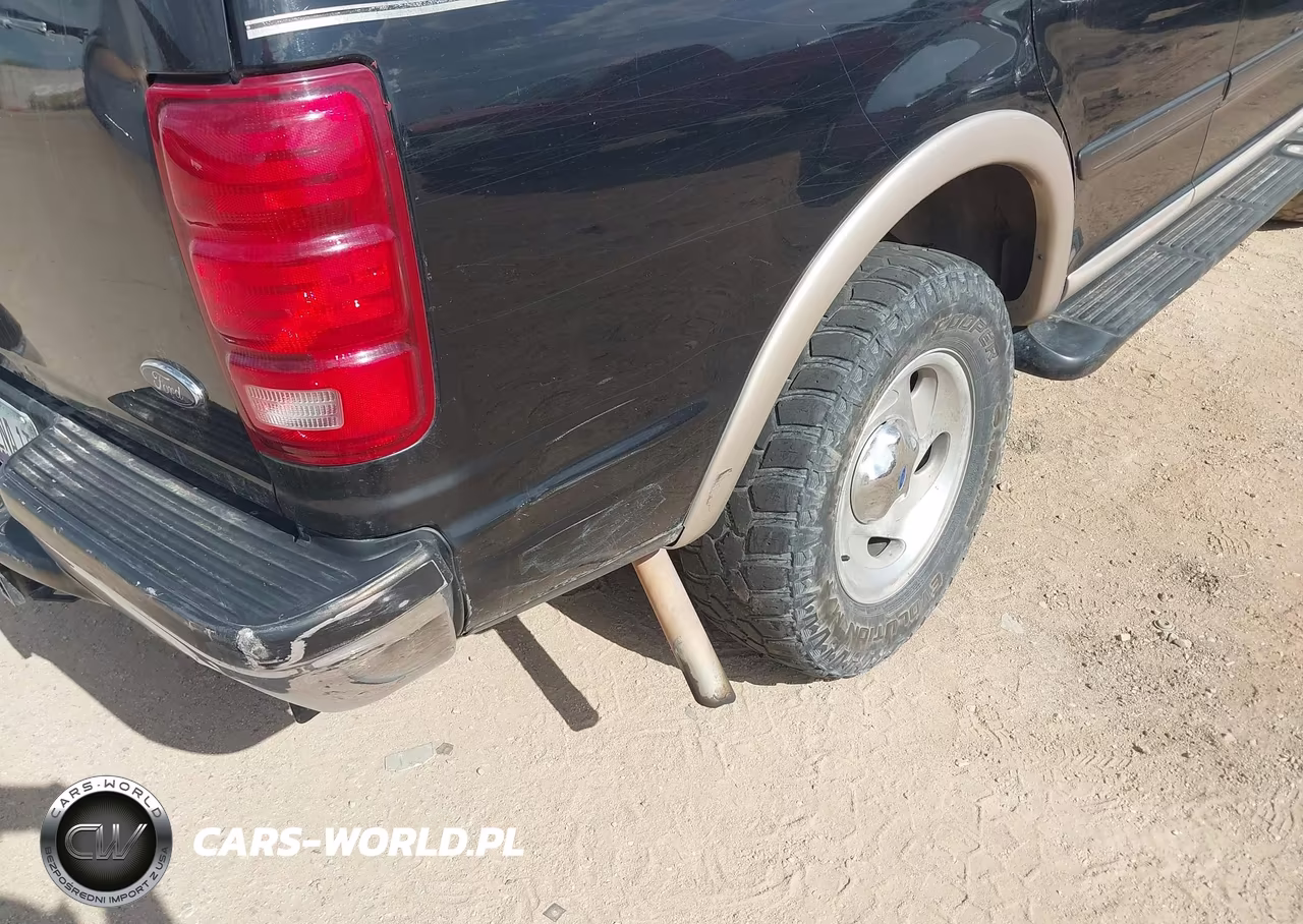 1998 Ford Expedition Eddie Bauer-Xlt VIN:1FMPU18L4WLC08053 - 12