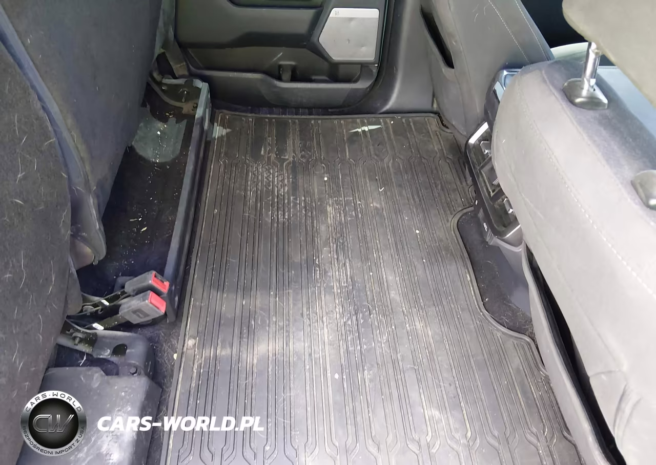 2023 Ford F-150 Xlt VIN:1FTFW1E89PKE14759 - 8