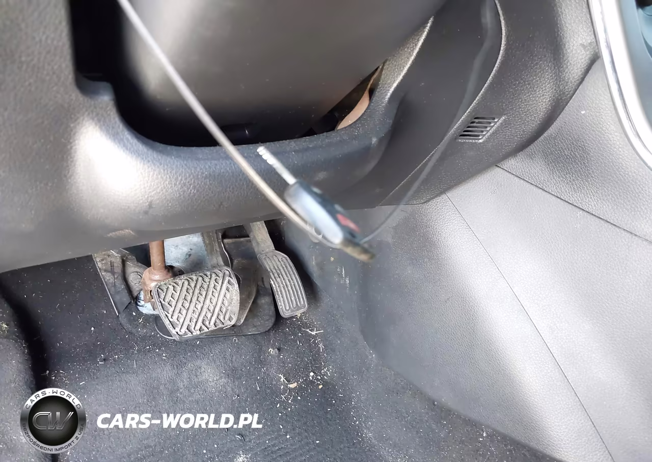 2015 Nissan Sentra S VIN:3N1AB7AP1FY252070 - 11