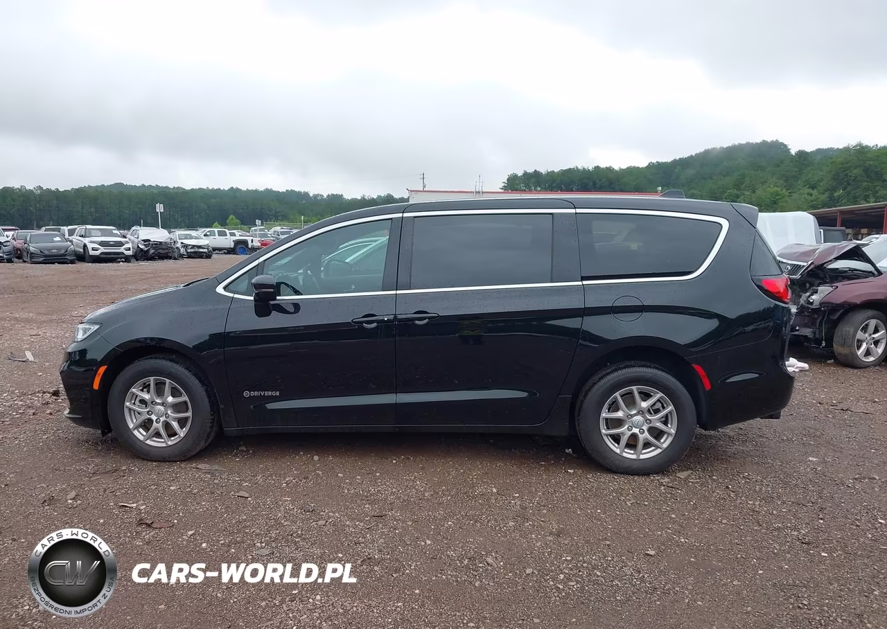 2026 Chrysler Pacifica Select VIN:2C4RC1BG8TR151421 - 14
