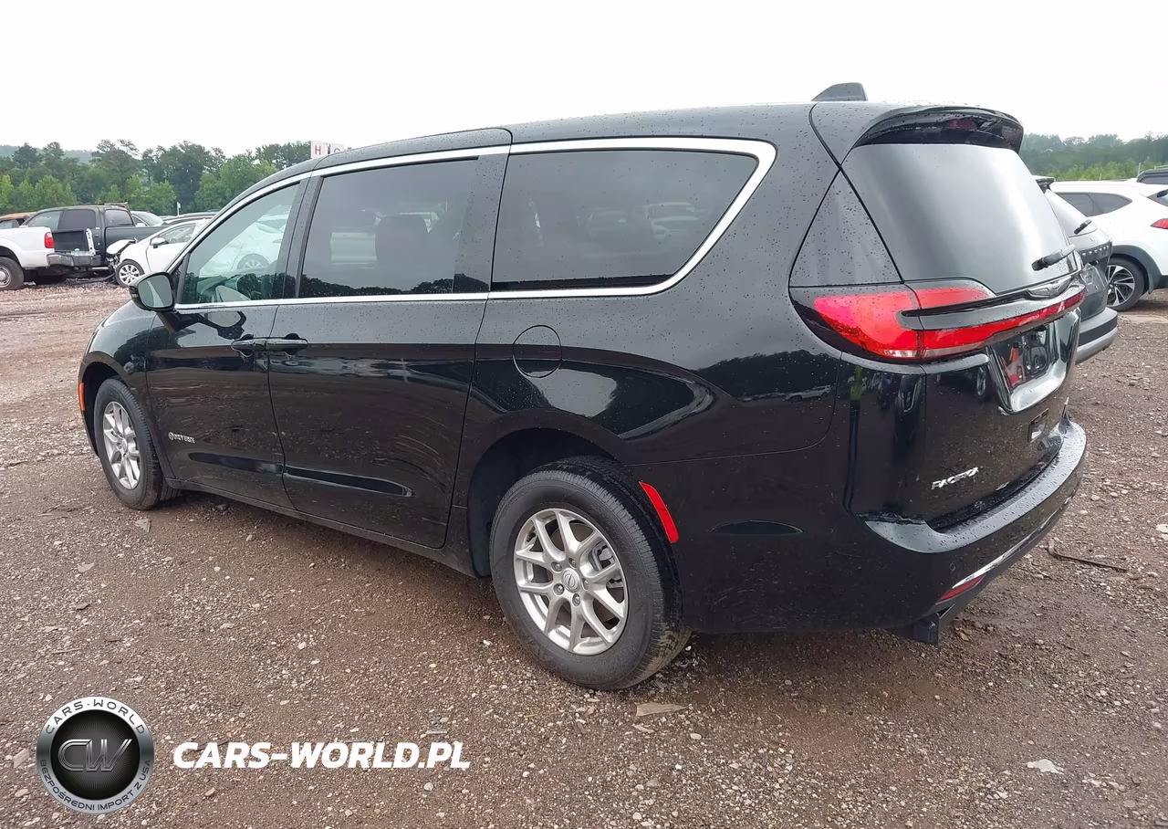2026 Chrysler Pacifica Select VIN:2C4RC1BG8TR151421 - 3