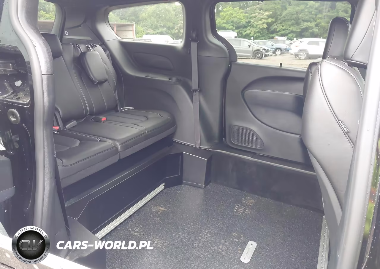 2026 Chrysler Pacifica Select VIN:2C4RC1BG8TR151421 - 8