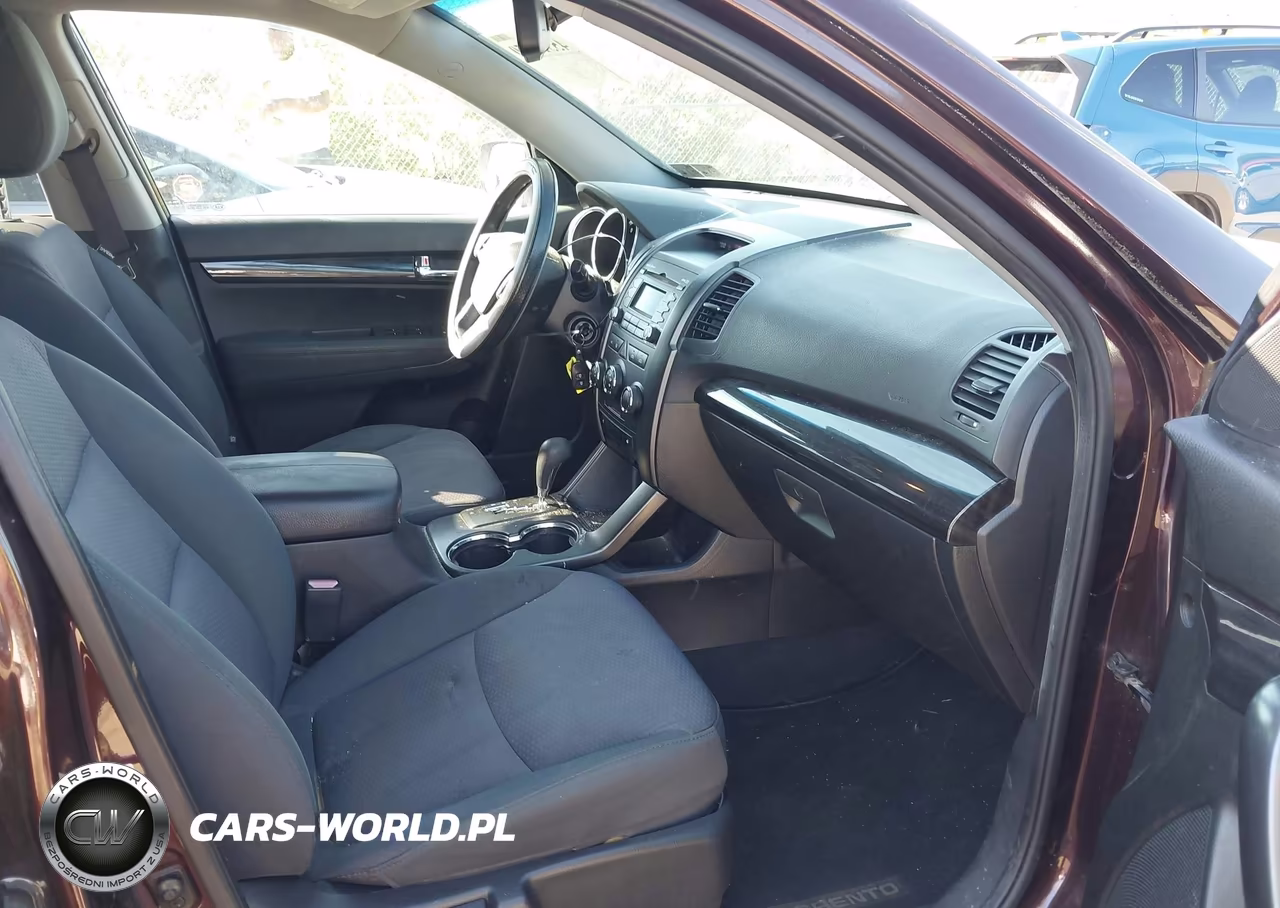 2012 Kia Sorento Lx VIN:5XYKTCA6XCG285390 - 5