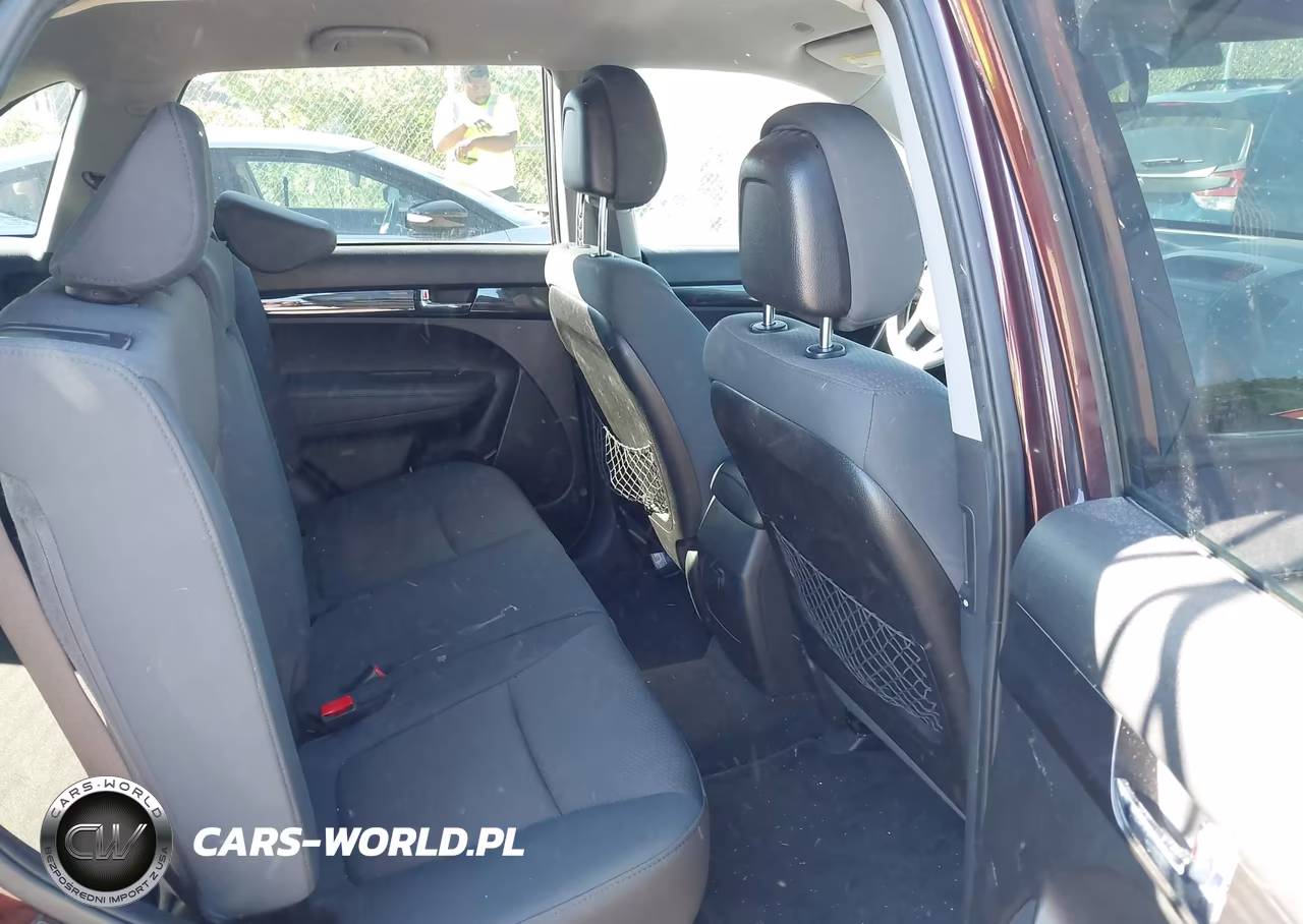 2012 Kia Sorento Lx VIN:5XYKTCA6XCG285390 - 8