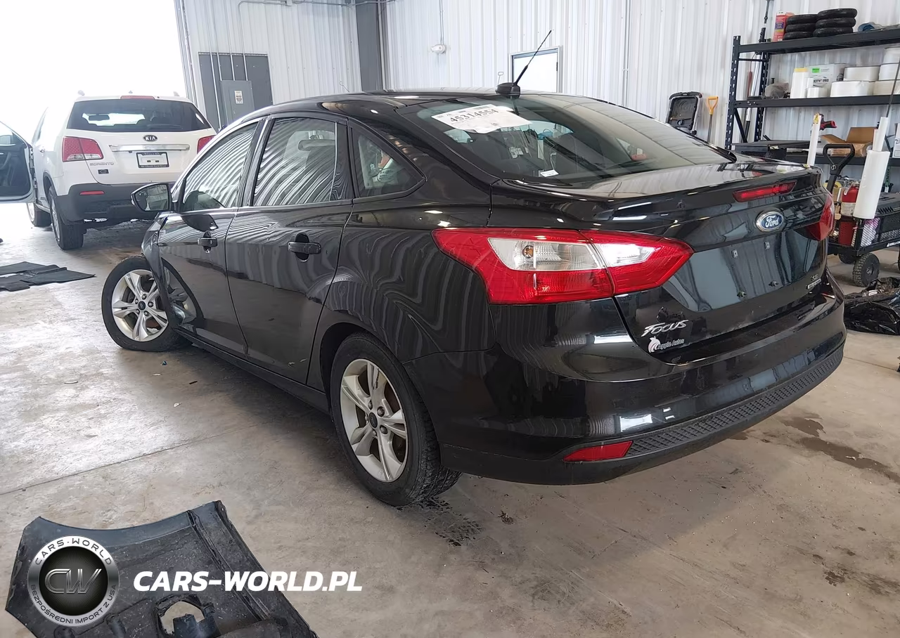 2014 Ford Focus Se VIN:1FADP3F26EL305778 - 3