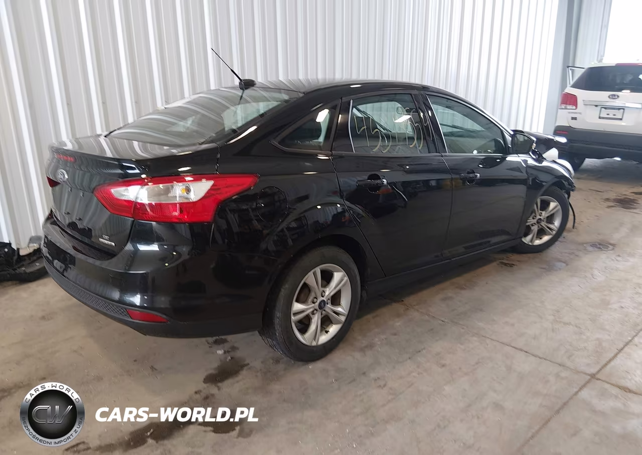 2014 Ford Focus Se VIN:1FADP3F26EL305778 - 4