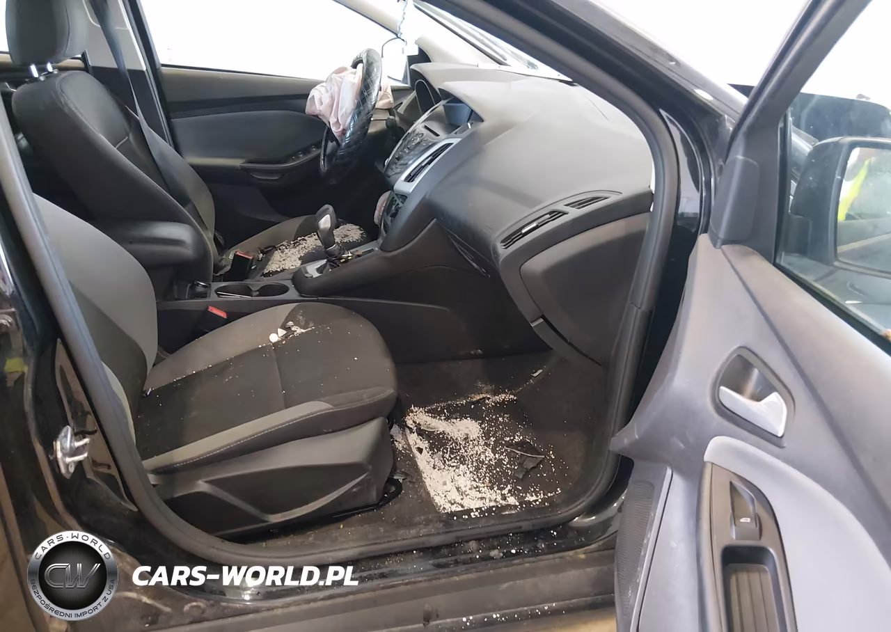 2014 Ford Focus Se VIN:1FADP3F26EL305778 - 5