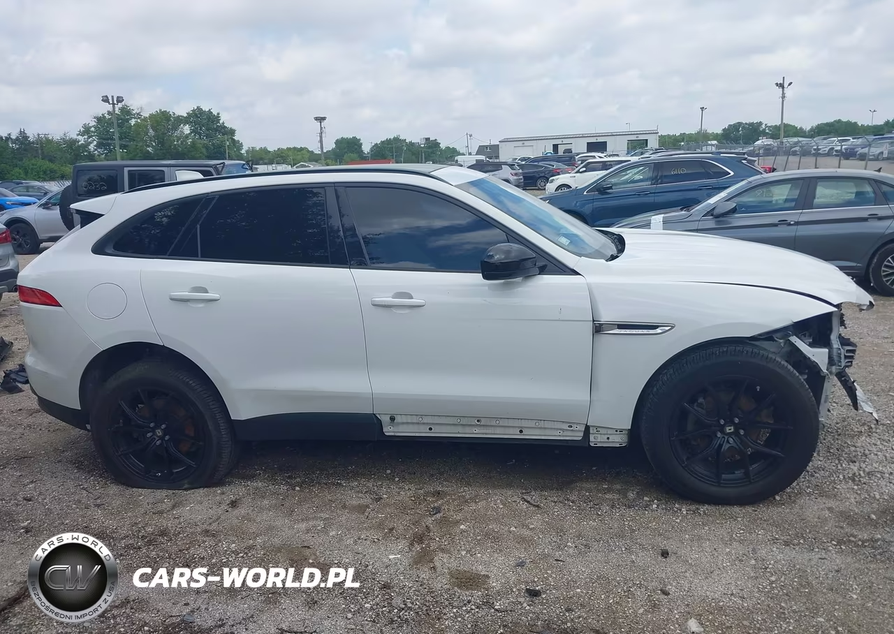 2018 Jaguar F-Pace 25T Premium VIN:SADCJ2FXXJA270184 - 13