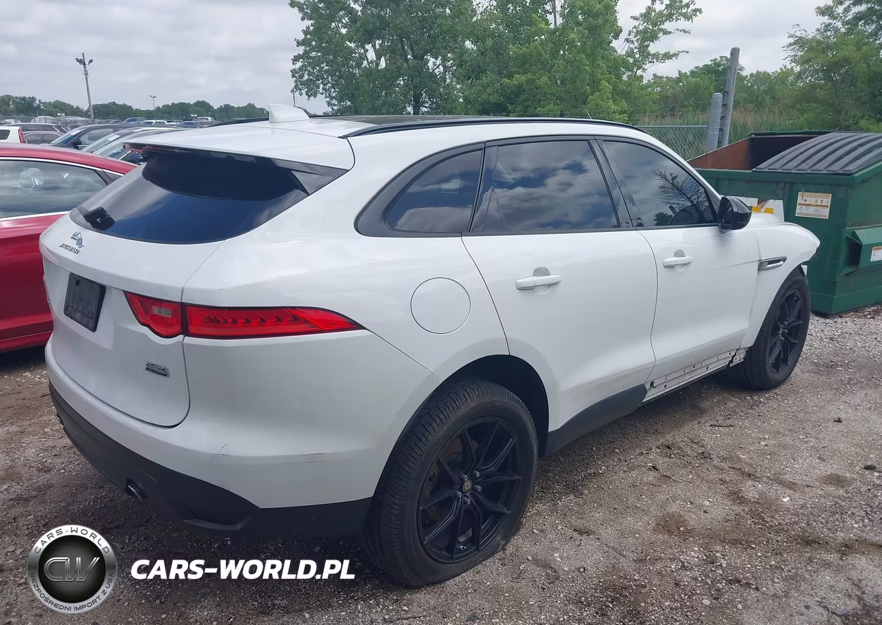 2018 Jaguar F-Pace 25T Premium VIN:SADCJ2FXXJA270184 - 4