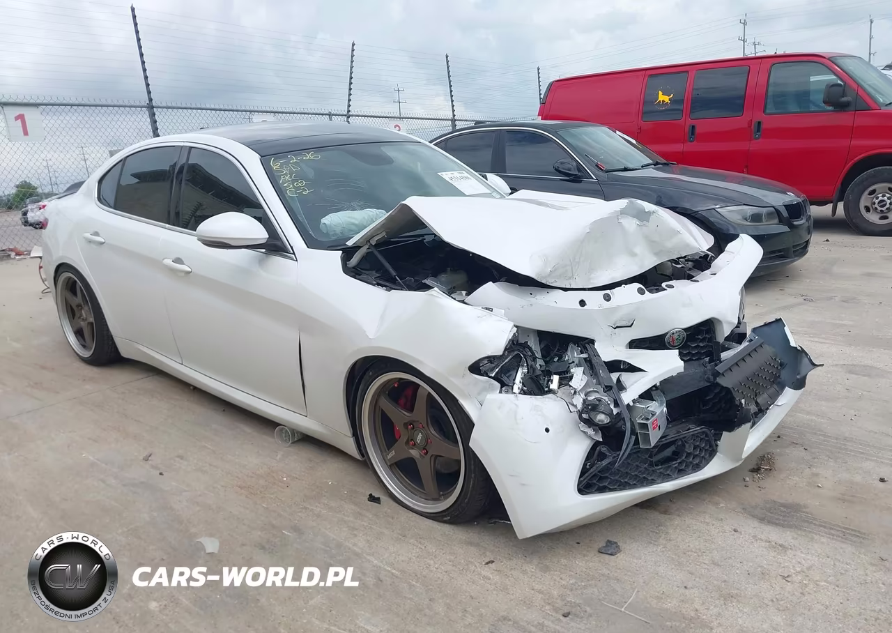 2019 Alfa Romeo Giulia Ti Lusso Rwd – zdjęcie 1 z 17