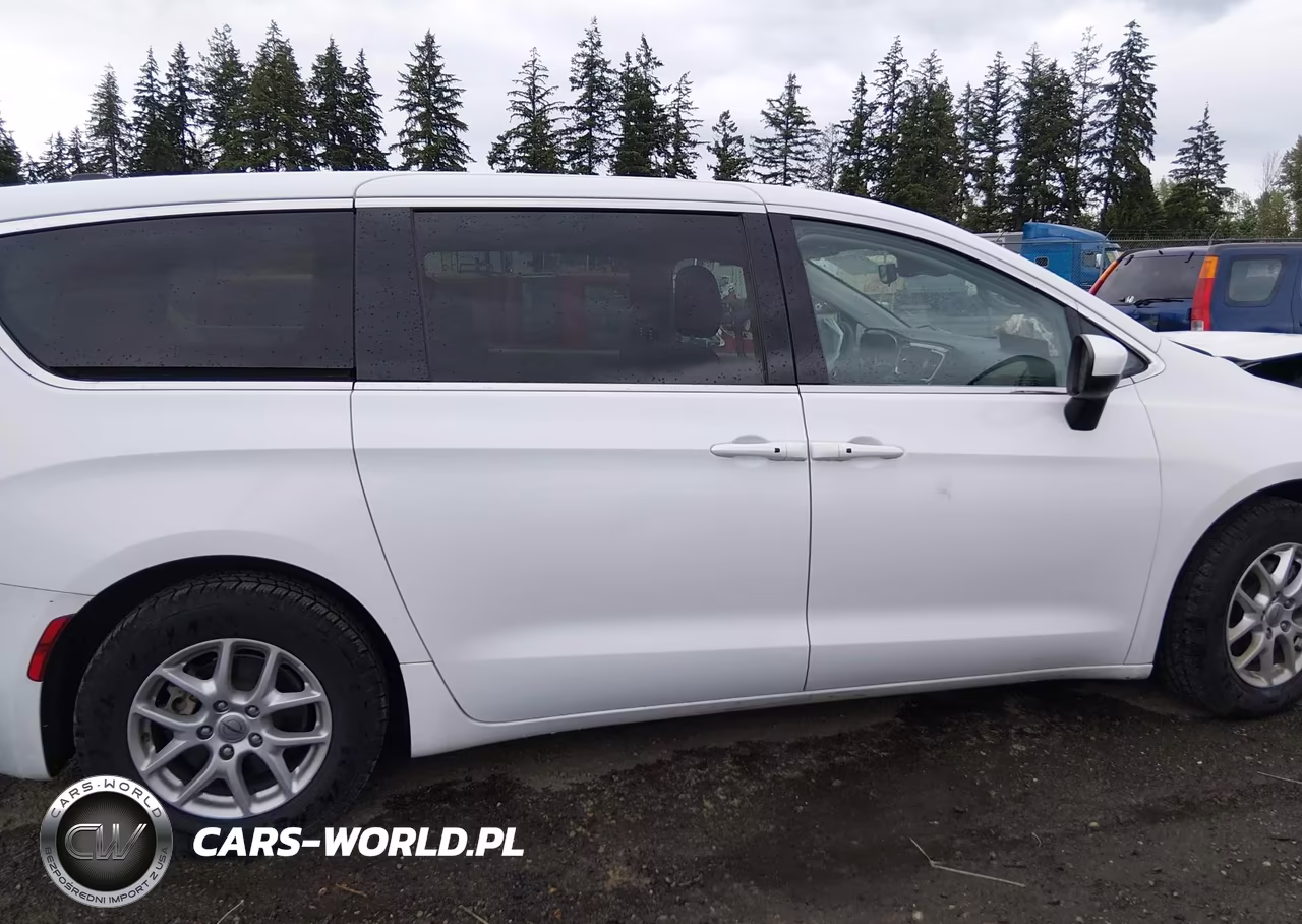 2023 Chrysler Voyager Lx VIN:2C4RC1CG5PR557628 - 13